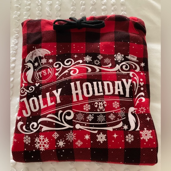 Disney Themed Christmas Sweatshirt Size Med Worn One Time Only Great for 🎄 - Picture 8 of 8